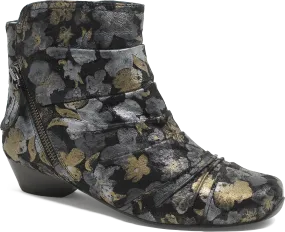 Camryn W Street Cool Busy Path