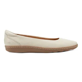 Chic Comfort Cozy Comfort Landen Round Toe Casual Flats