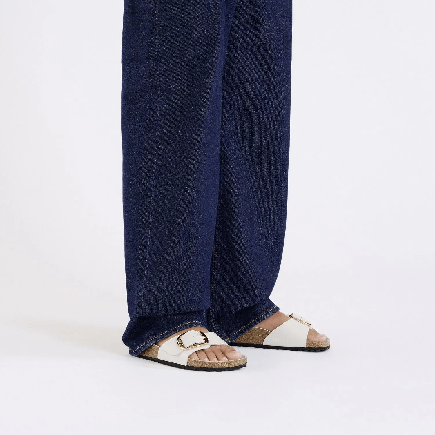 Madrid Hammered Big Buckle | High-Shine Patent Leather | Antique White Chic Look