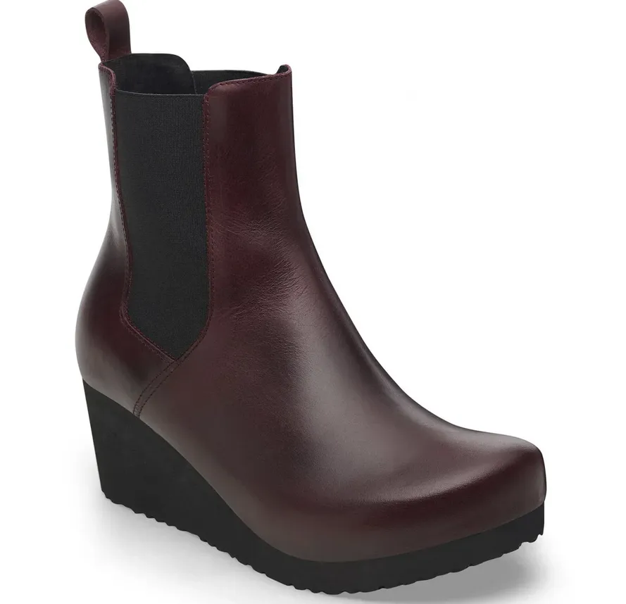 Ebba Slip On Narrow Comfort Slides