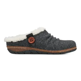 Enchant Round Toe Slip-on Casual Clogs Light Stride