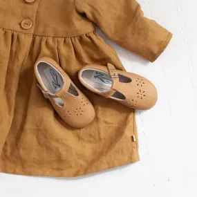 Sweat Resistant Frequent Travelers Dust Free Flora T-Strap - Camel