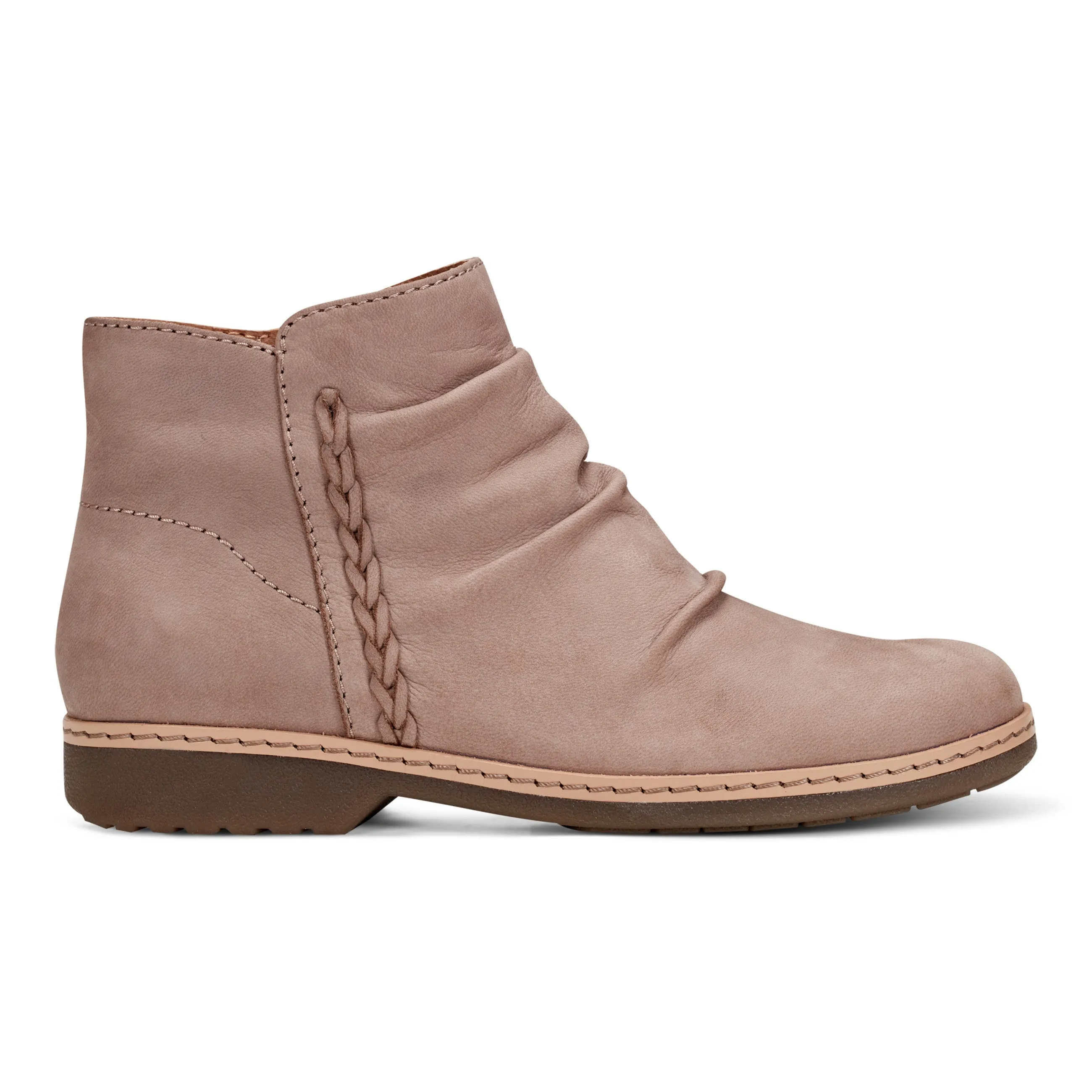 Flexible Frame Snowy Path Cowgirl Vibe Hilaree Water Repellent Round Toe Ruched Casual Booties