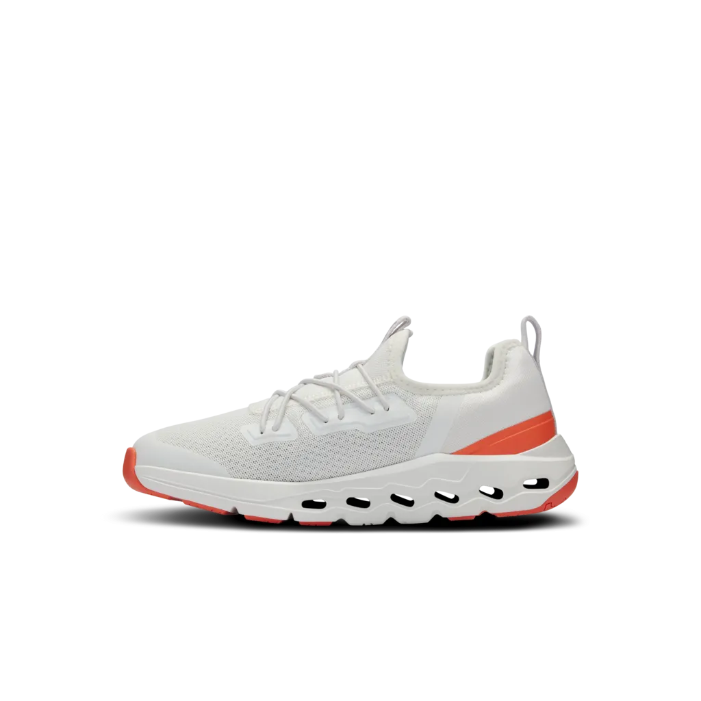 Kids' Cloudleap running in a floodplain area shoes