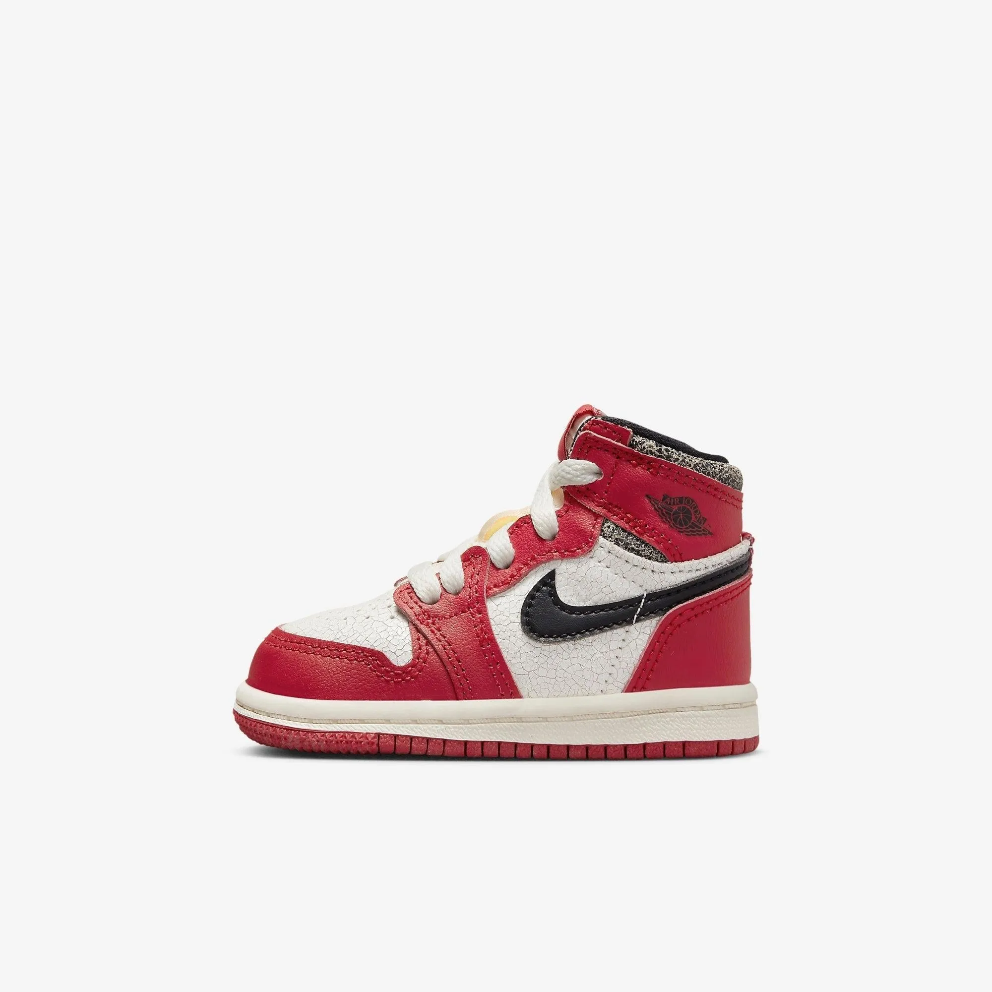 Sneaker Display Chic Design (TD) Air Jordan 1 Retro High OG 'Reimagined Chicago / Lost and Found' (2022) FD1413-612
