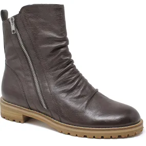 Madoc-W Old School Office Smart