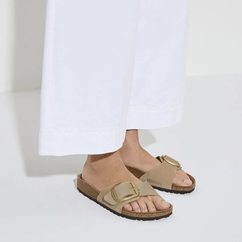 Madrid Big Buckle | Nubuck | Sandcastle Timeless Look Mid Season