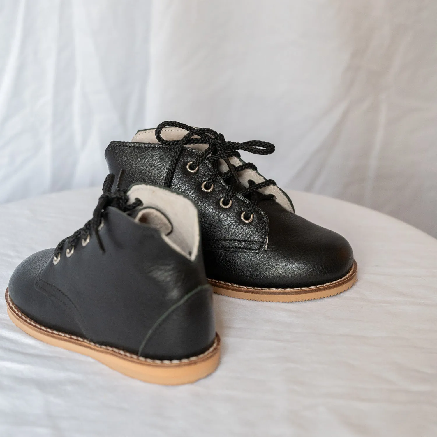 Milo Boot - Black Polished Detail