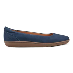 Landen Round Toe Casual Flats Rock Glow