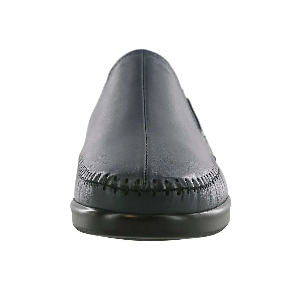 Dream - Navy Low Heel Subtle Form