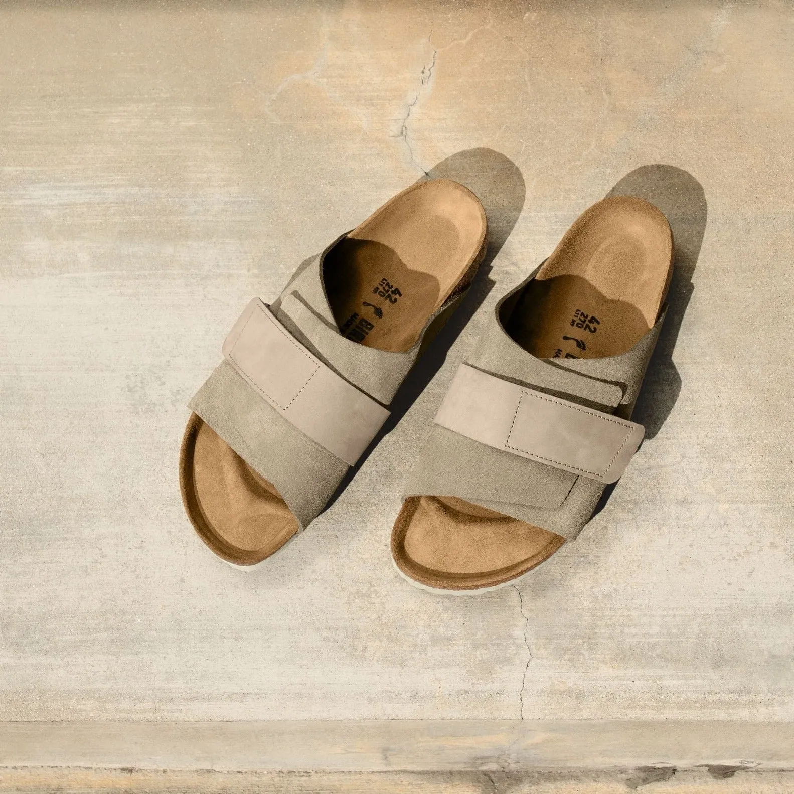 Minimalist Sandals Kyoto | Suede | Taupe