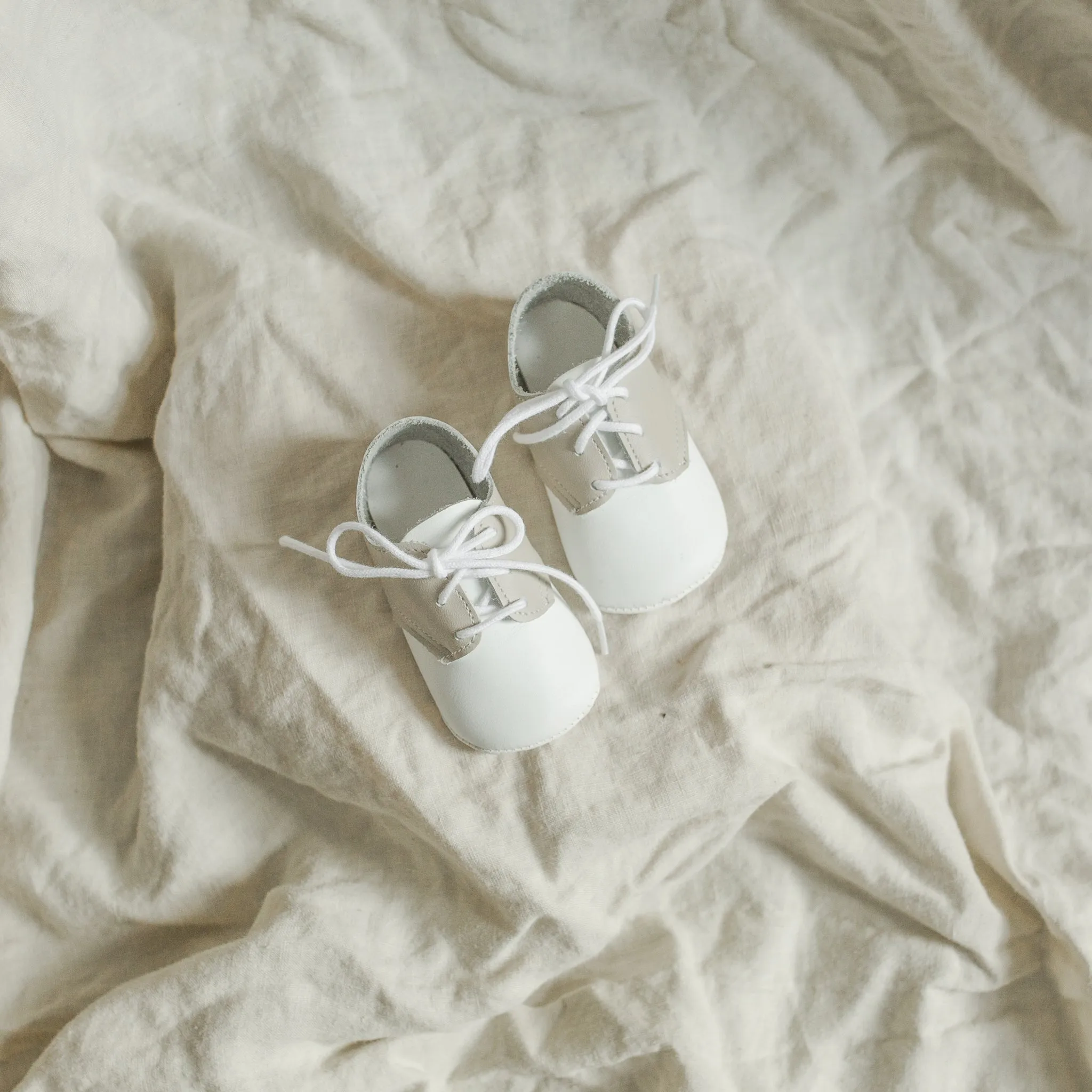 Soft Soled Oxford - White/Ecru Bold Tone