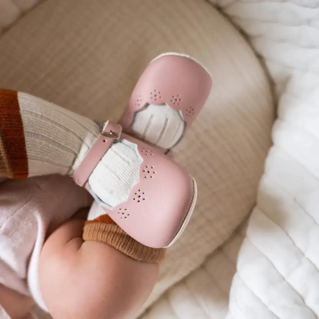 Soft Soled Scalloped Mary Jane - Pink Camera Look