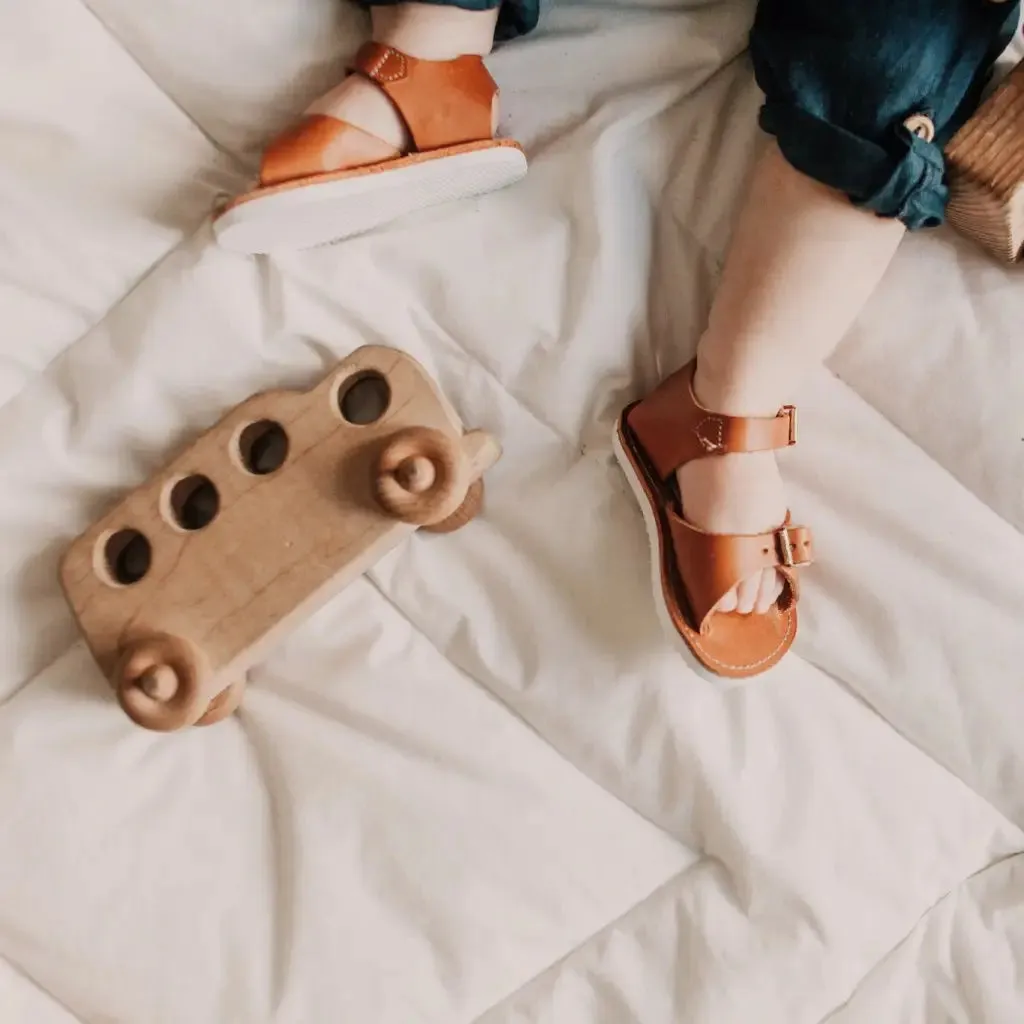 Street Style Travel Shoes Stevie Sandal - Warm Brown