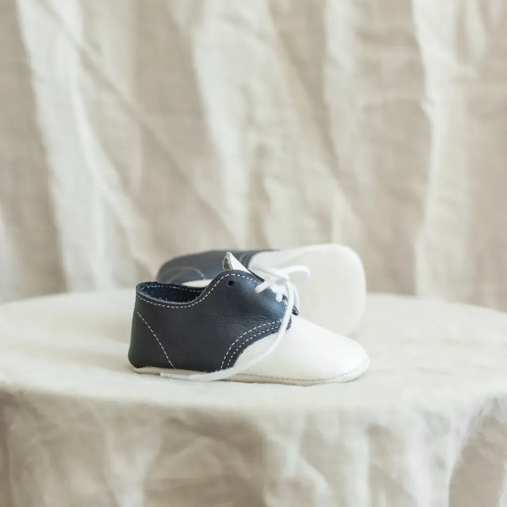 Soft Soled Oxford - White/Navy Couple Pair