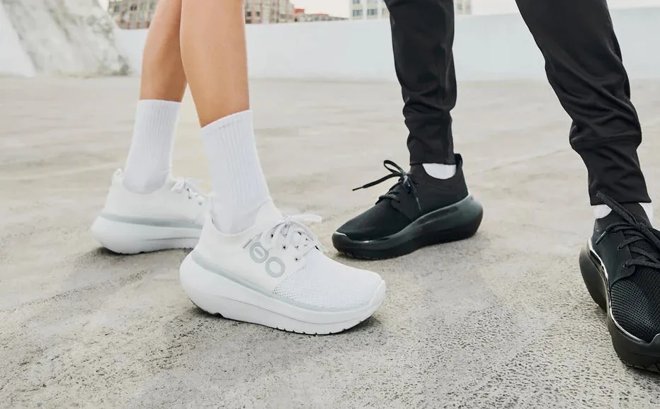 Forest Path Month Strong WOMEN'S OOMY STRIDE